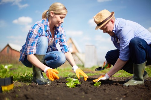 Load-based and cubic-yard garden waste pricing example in Mitcham